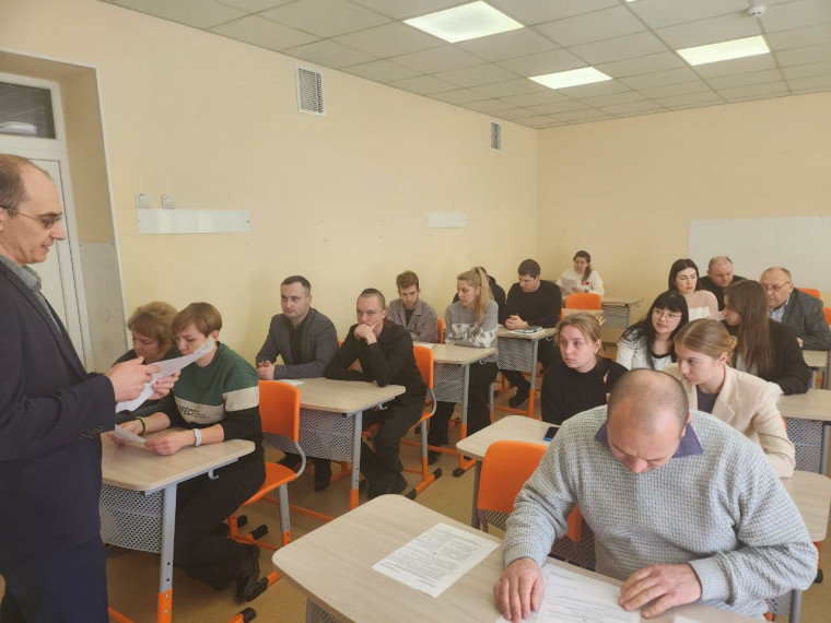 Среди педагогов был проведён "Алгоритм действий специалиста, когда ребенок является свидетелем ситуации насилия или жестокого обращения".