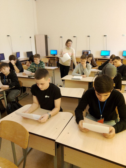 Среди 6 - 11 классов было проведена "Методика диагностики склонности к преодолению социальных норм и правил Ю.А.Клейберга".
